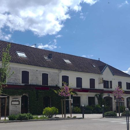 Auberge D'Ici Et D'Ailleurs Cressensac-Sarrazac Exterior foto