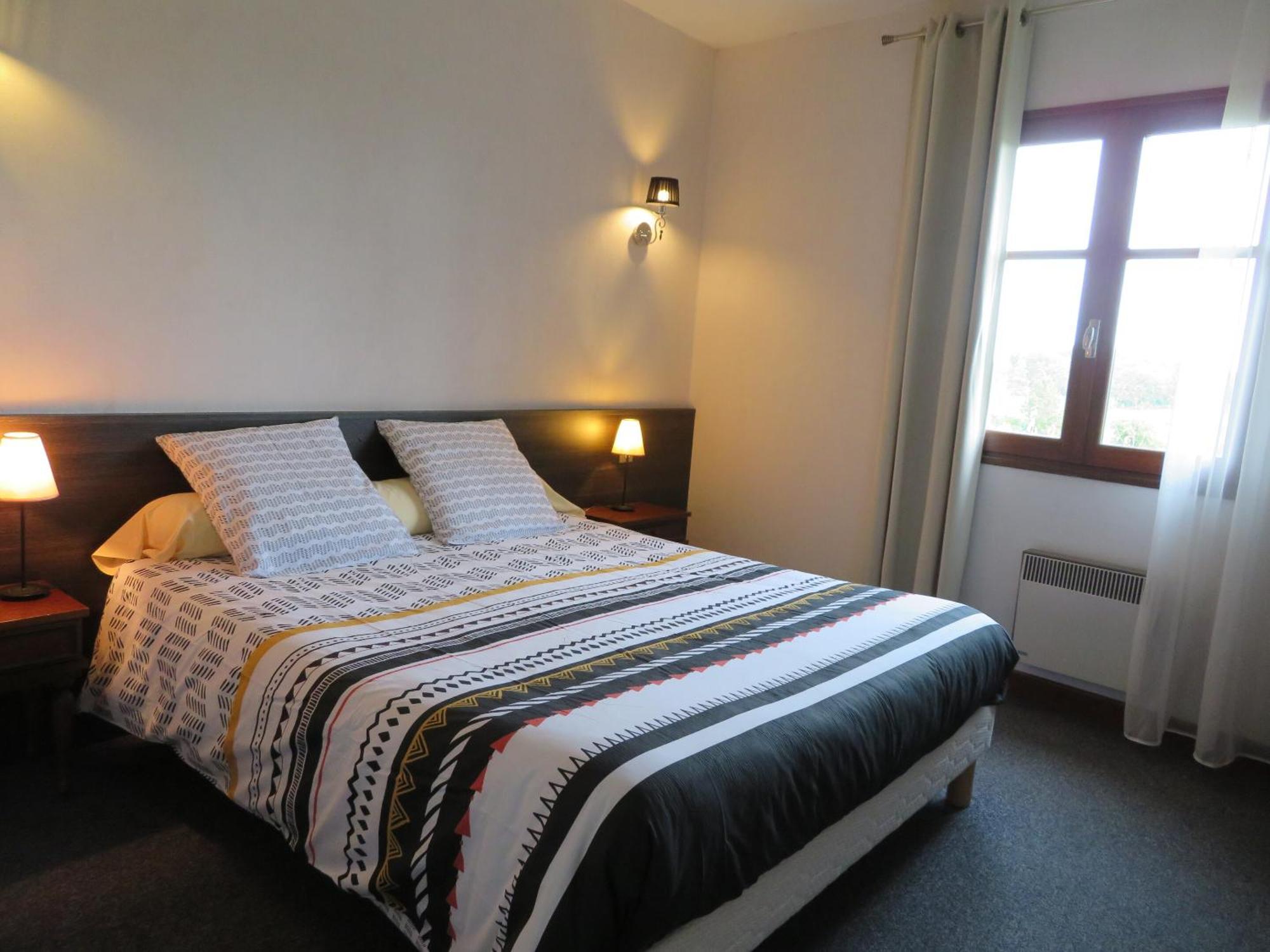 Auberge D'Ici Et D'Ailleurs Cressensac-Sarrazac Habitación foto