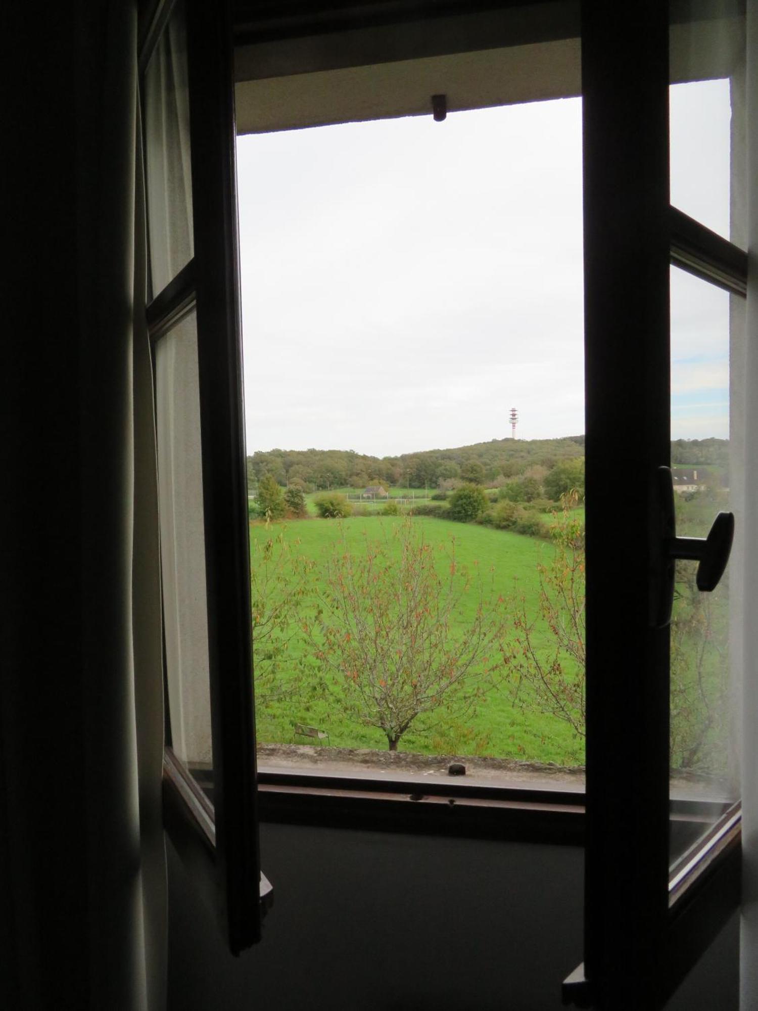 Auberge D'Ici Et D'Ailleurs Cressensac-Sarrazac Habitación foto