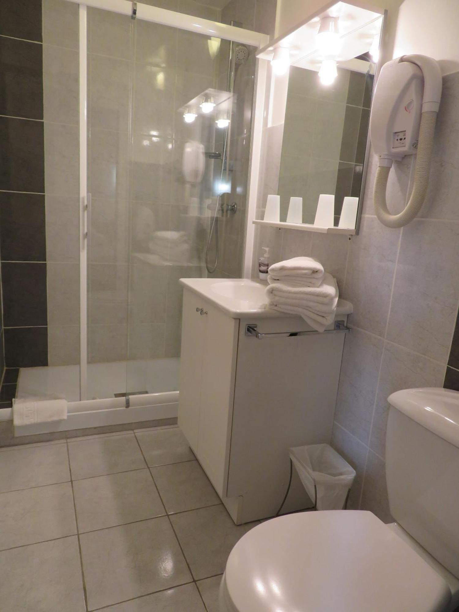 Auberge D'Ici Et D'Ailleurs Cressensac-Sarrazac Habitación foto