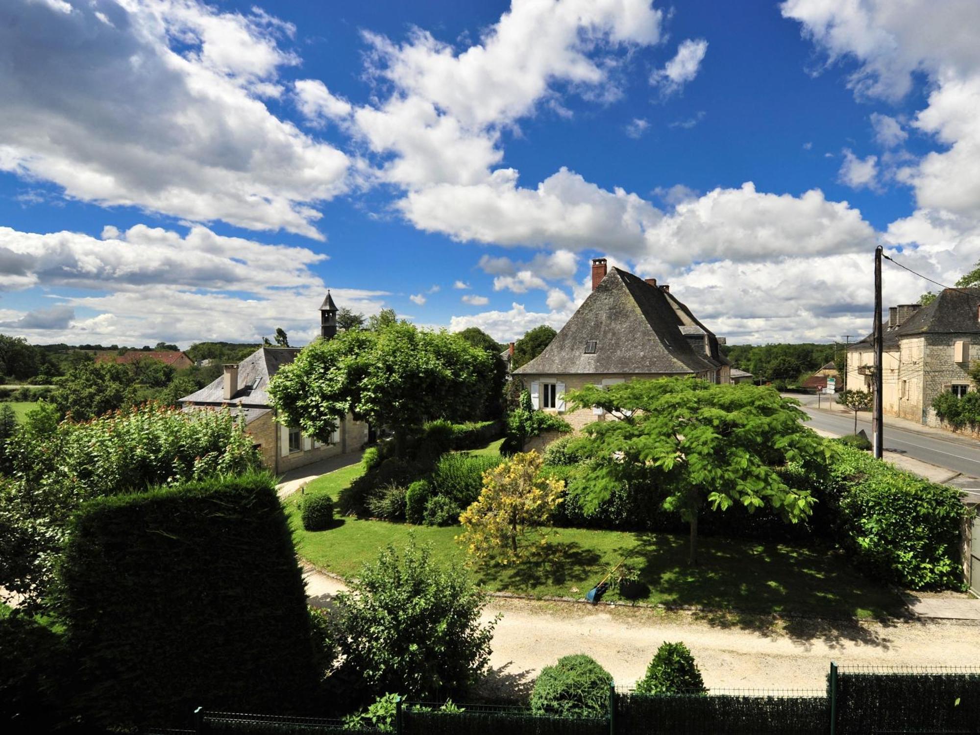 Auberge D'Ici Et D'Ailleurs Cressensac-Sarrazac Habitación foto